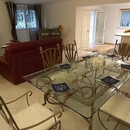 Location Rez De Maison Dans Quartier *